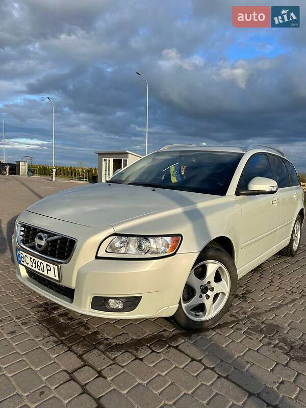2011 volvo v50
