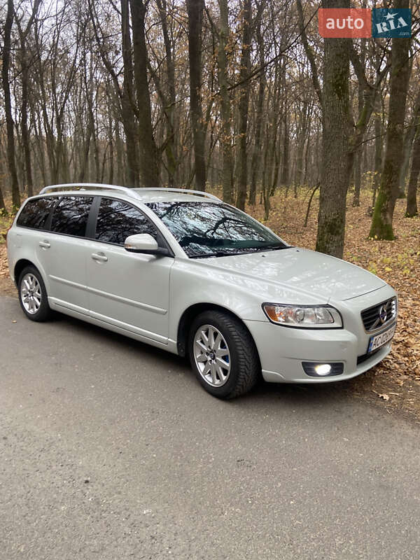 2011 volvo v50