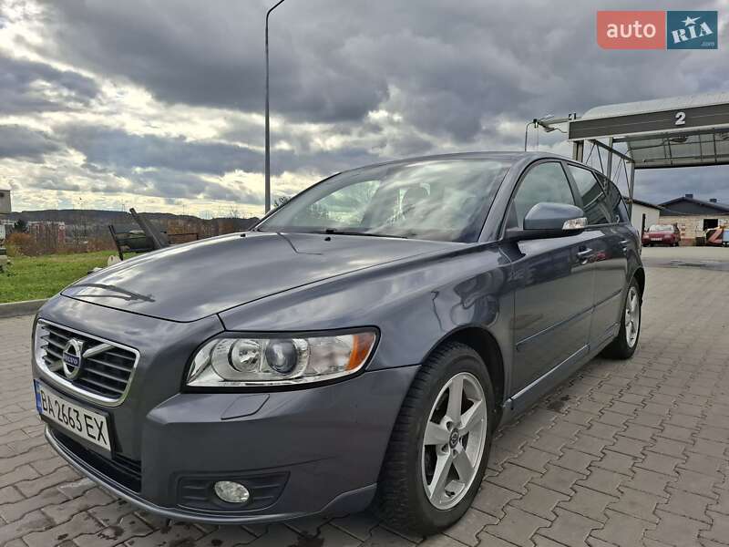 2011 volvo v50