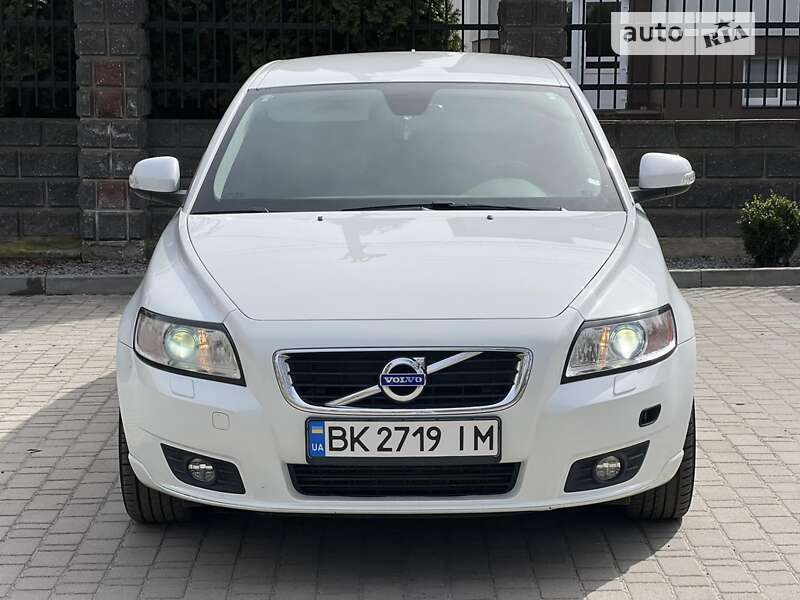 2011 volvo v50