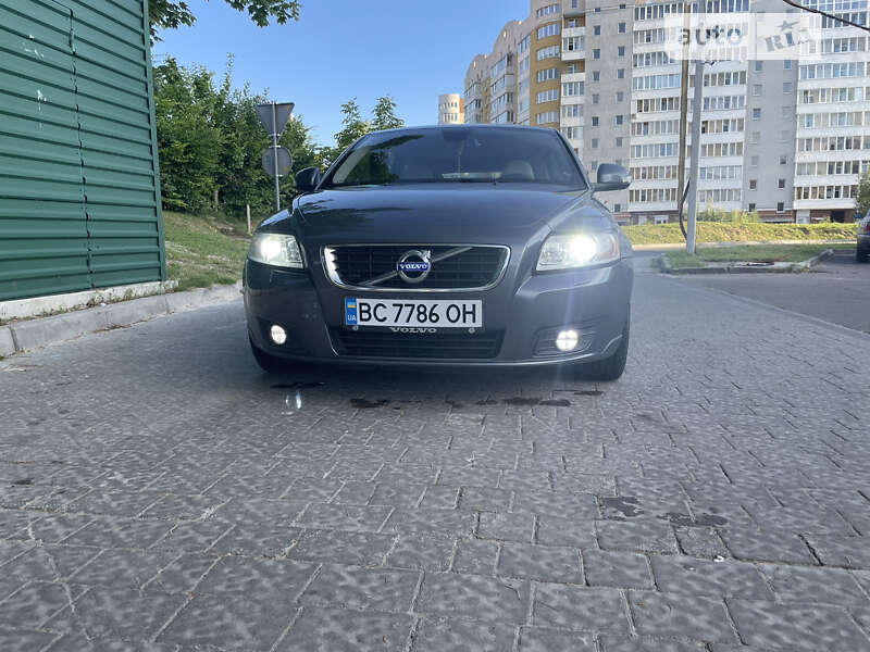 2012 volvo v50