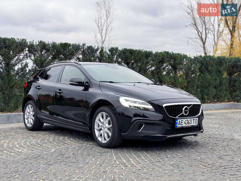 2018 volvo v40 cross country