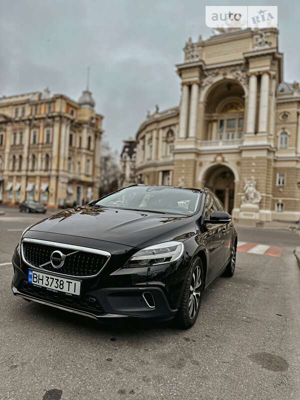 2019 volvo v40cc