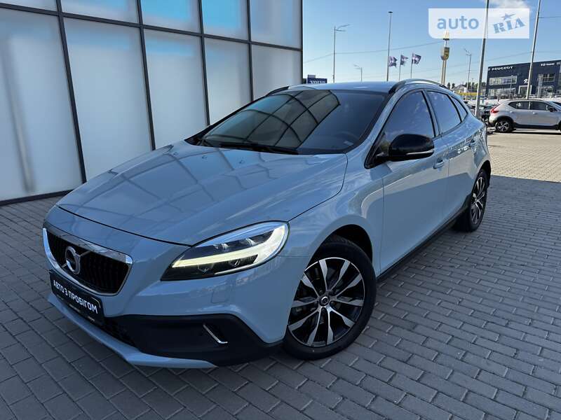 2019 volvo v40cc