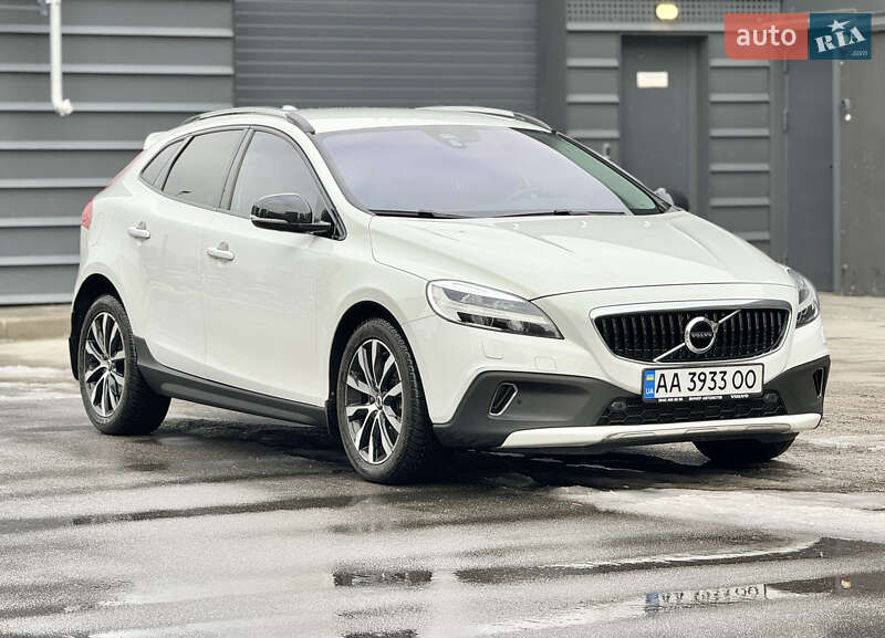 2019 volvo v40cc