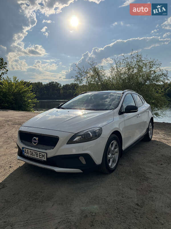 2013 volvo v40