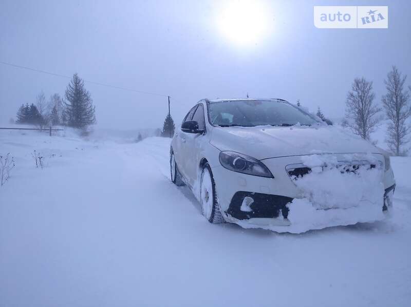 2013 volvo v40