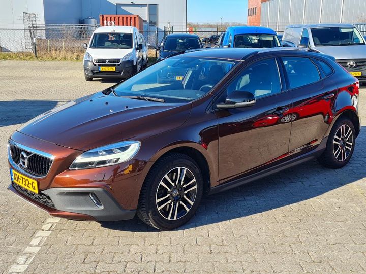 2016 volvo v40