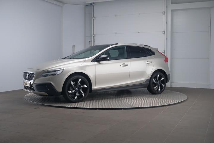 2017 volvo v40