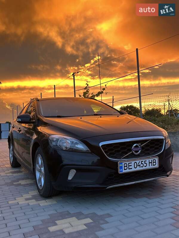 2014 volvo v40