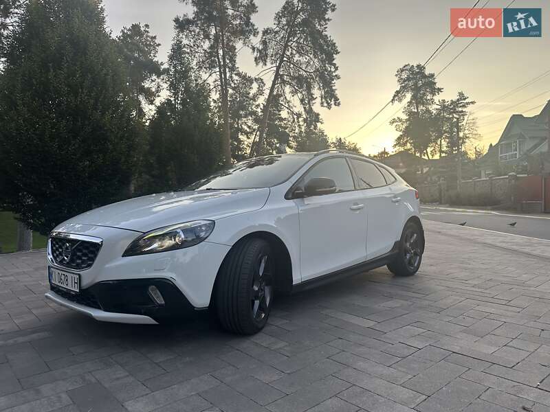 2013 volvo v40