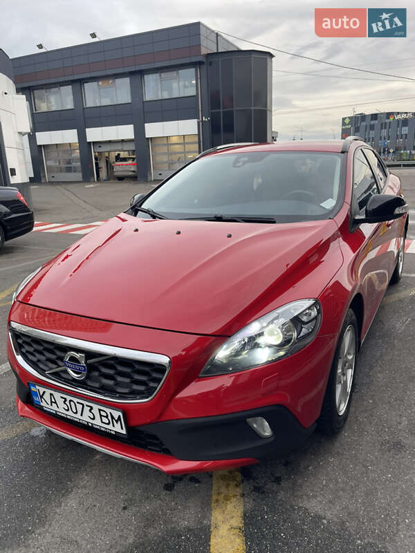 2015 volvo v40 cross country