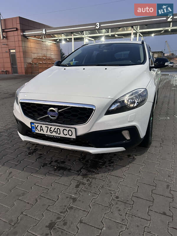 2015 volvo v40 cross country