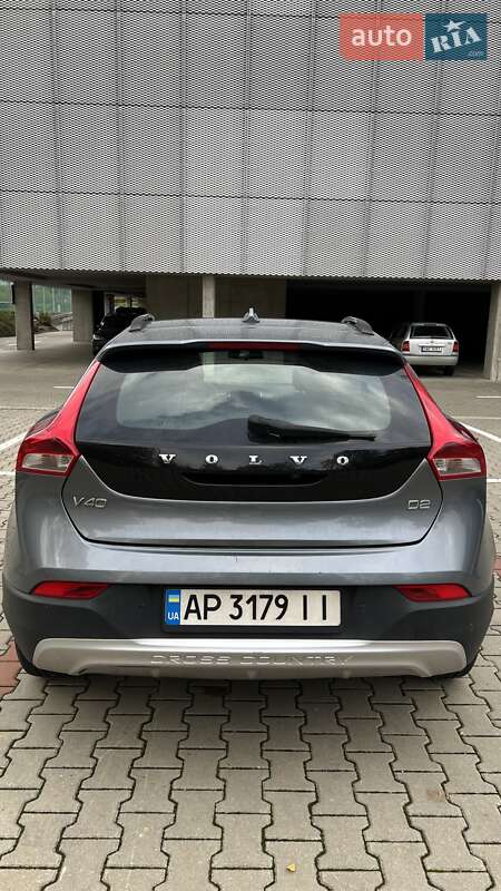 2015 volvo v40