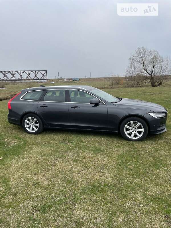 2017 volvo v90