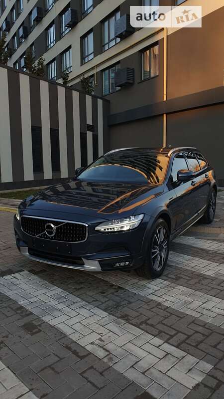 2017 volvo v90 cross country