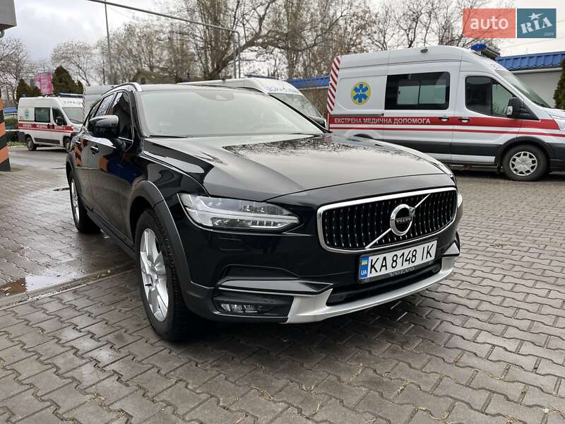 2018 volvo v90 cross country