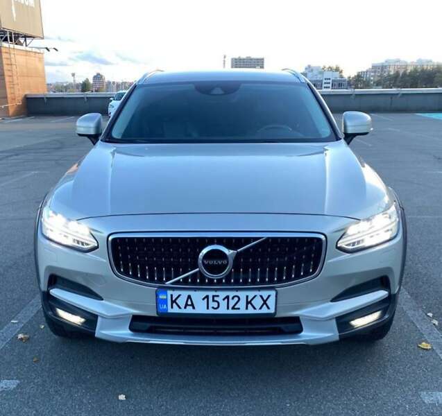 2017 volvo v90 cross country