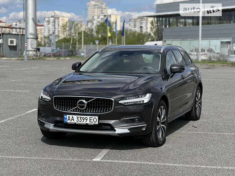 2022 volvo v90