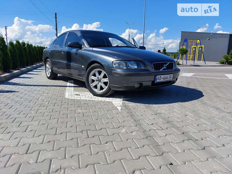 2003 volvo s60
