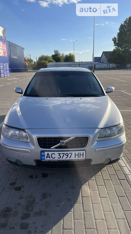 2005 volvo s60