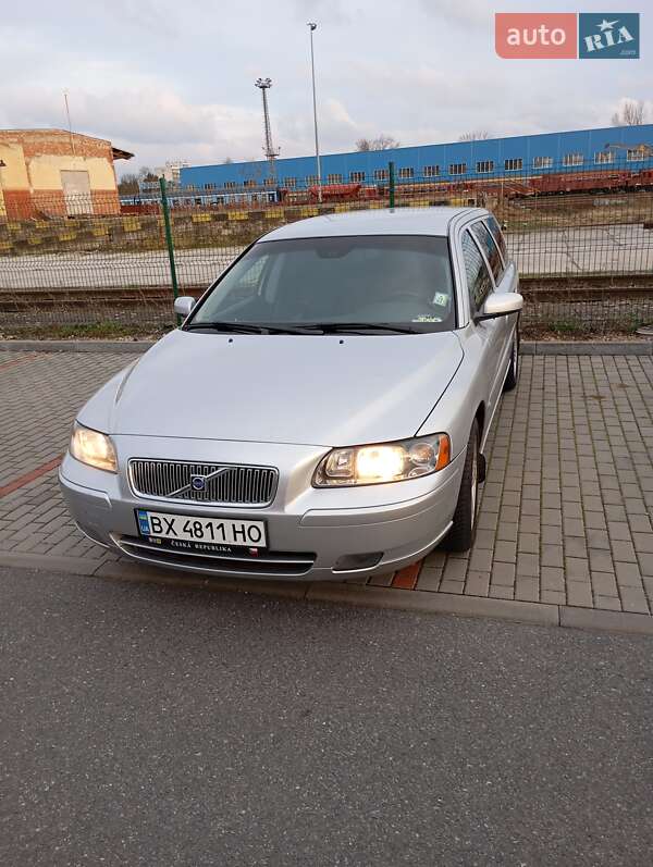 2004 volvo v70