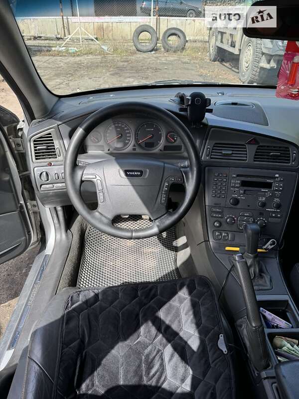 2000 volvo v70