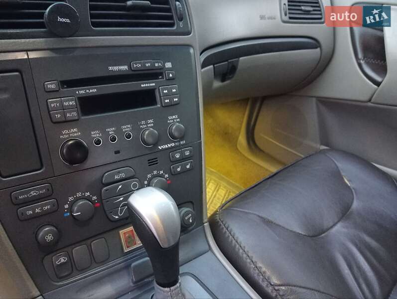 2003 volvo xc70
