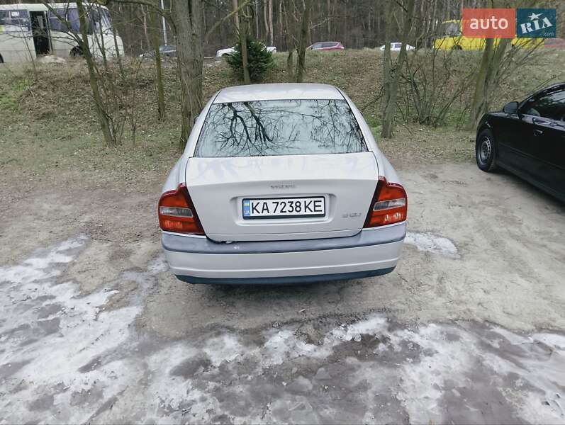 2000 volvo s80