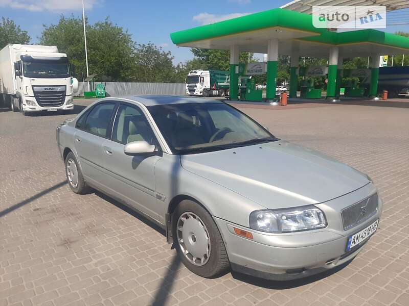 2003 volvo s80