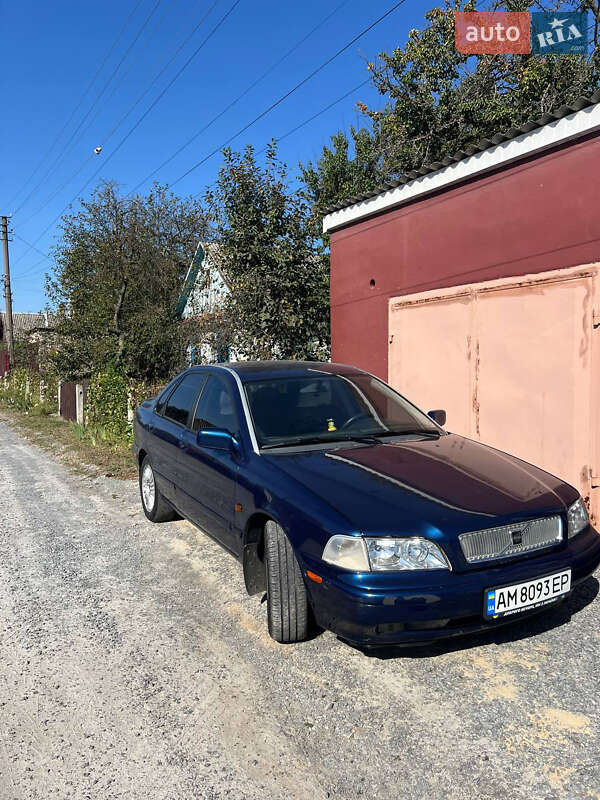 1997 volvo s40