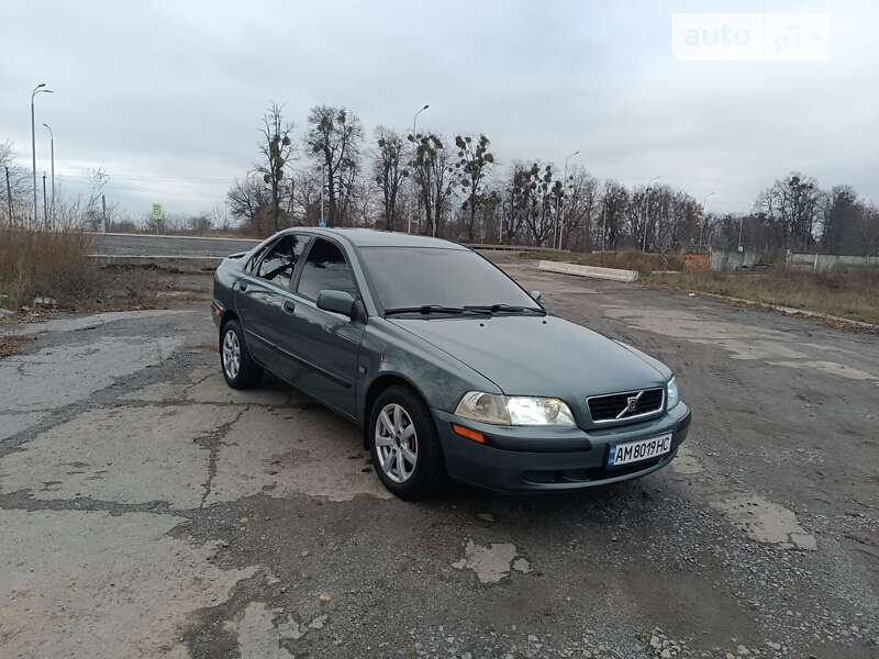 2003 volvo s40
