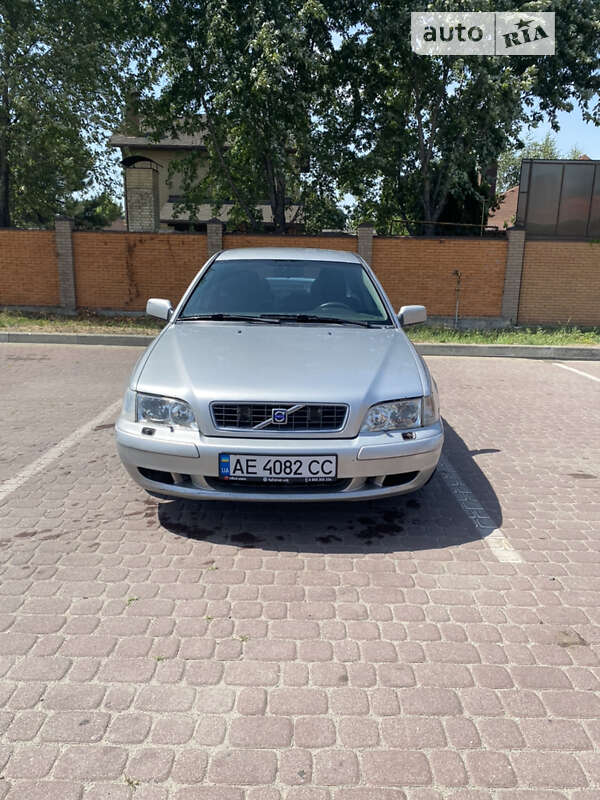 2004 volvo s40