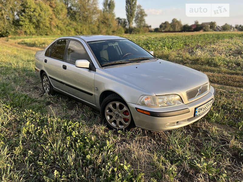 2001 volvo s40