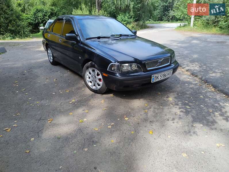 2000 volvo s40