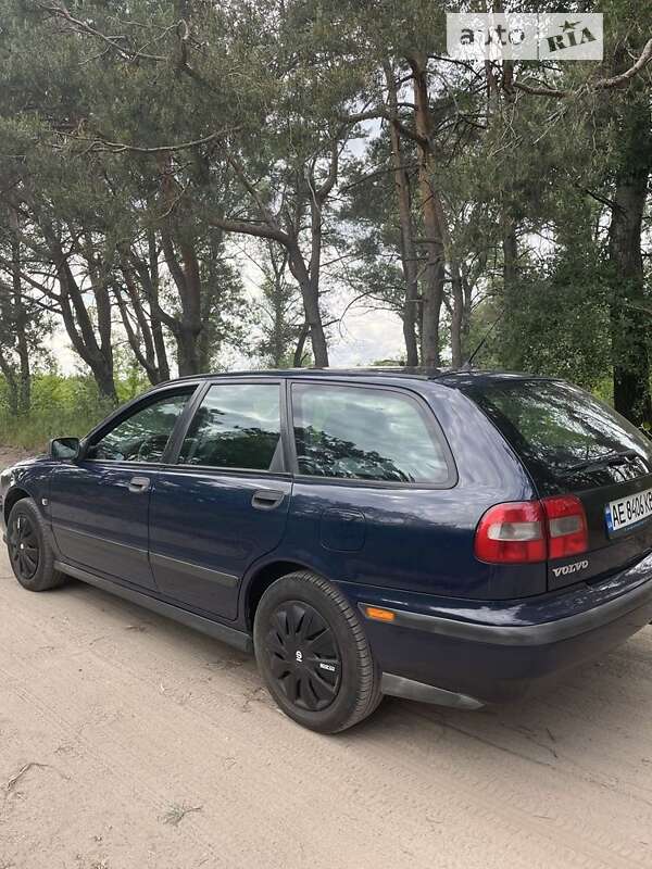 1997 volvo v40