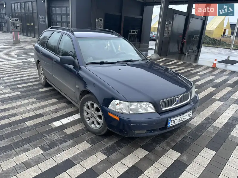 2000 volvo v40