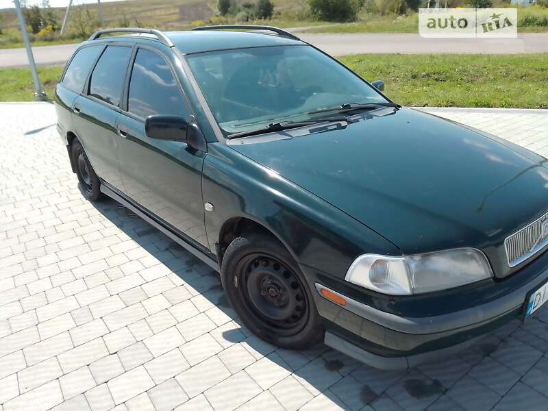 1999 volvo v40