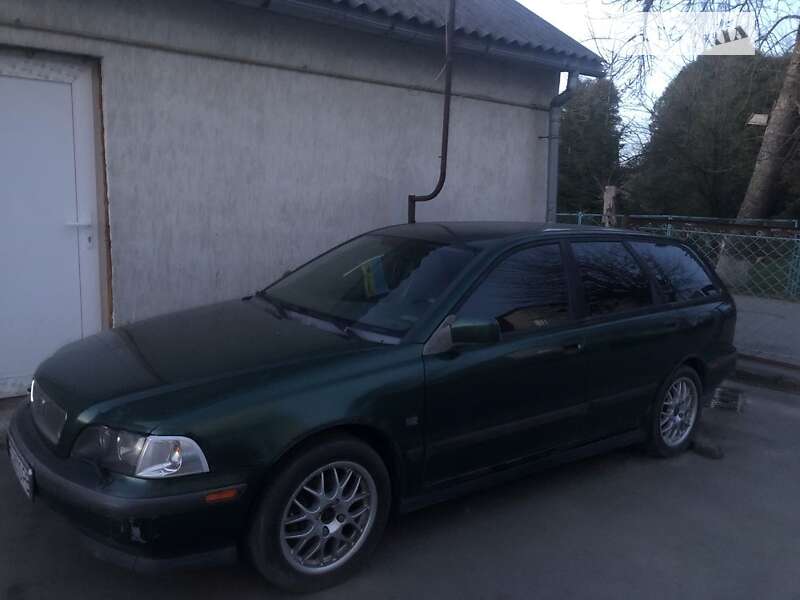 1999 volvo v40