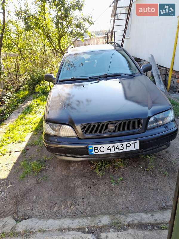 1999 volvo v40
