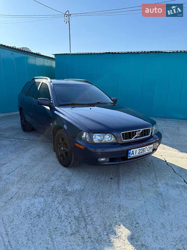 2003 volvo v40