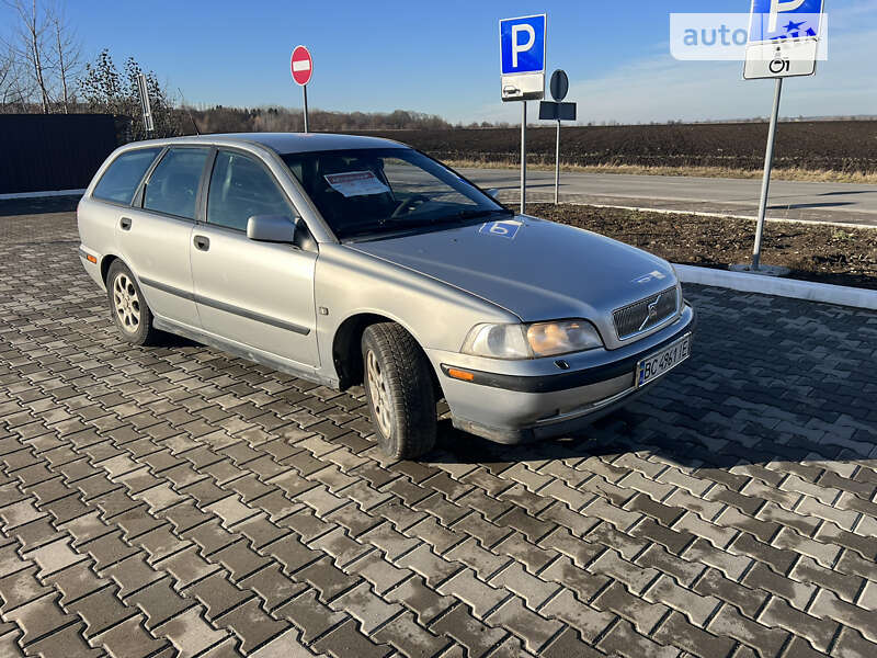 2000 volvo v40