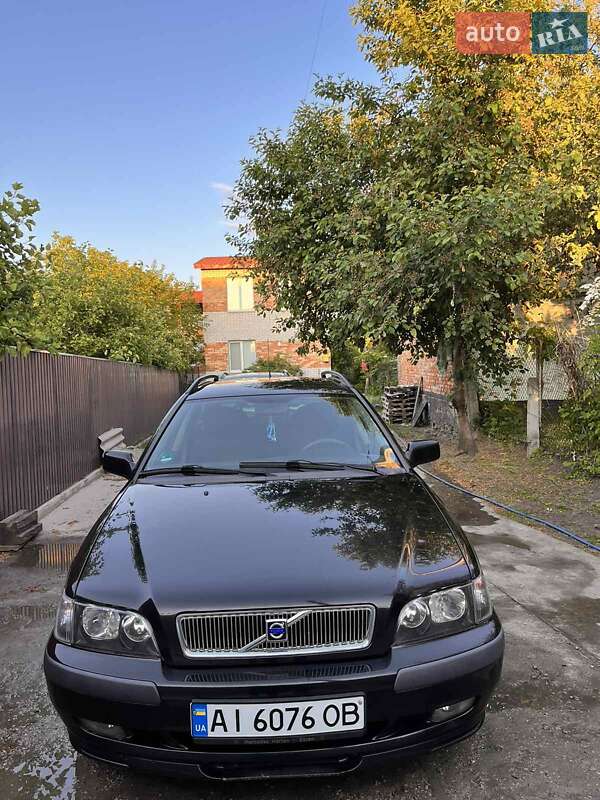 2001 volvo v40