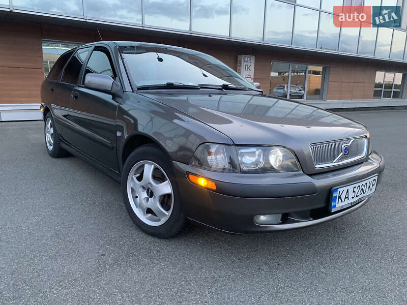 2001 volvo v40