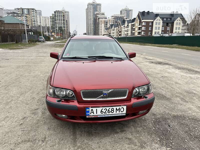 2001 volvo v40