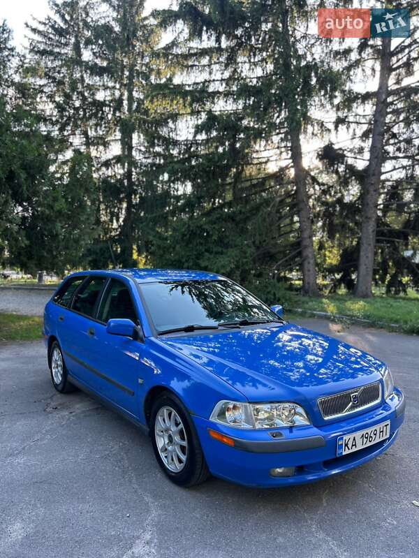2001 volvo v40