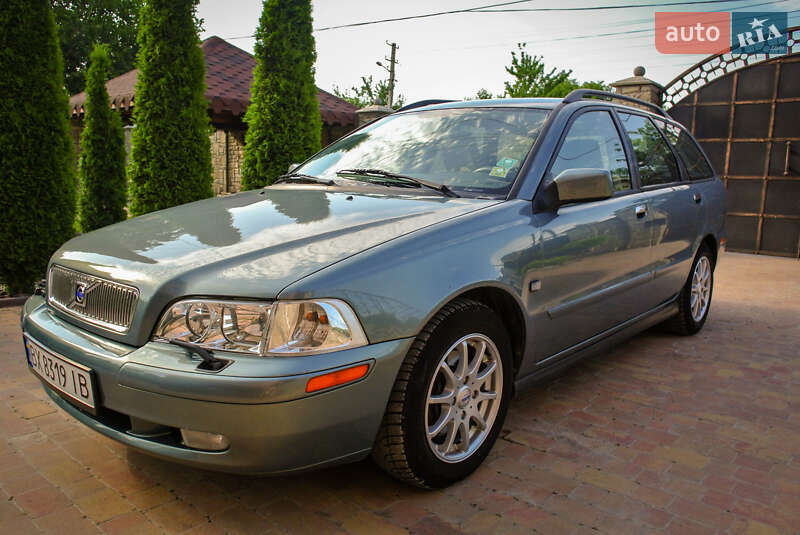 2003 volvo v40