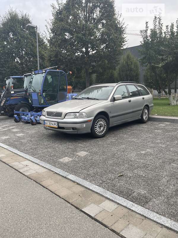 1997 volvo v40