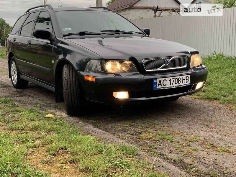 2001 volvo v40