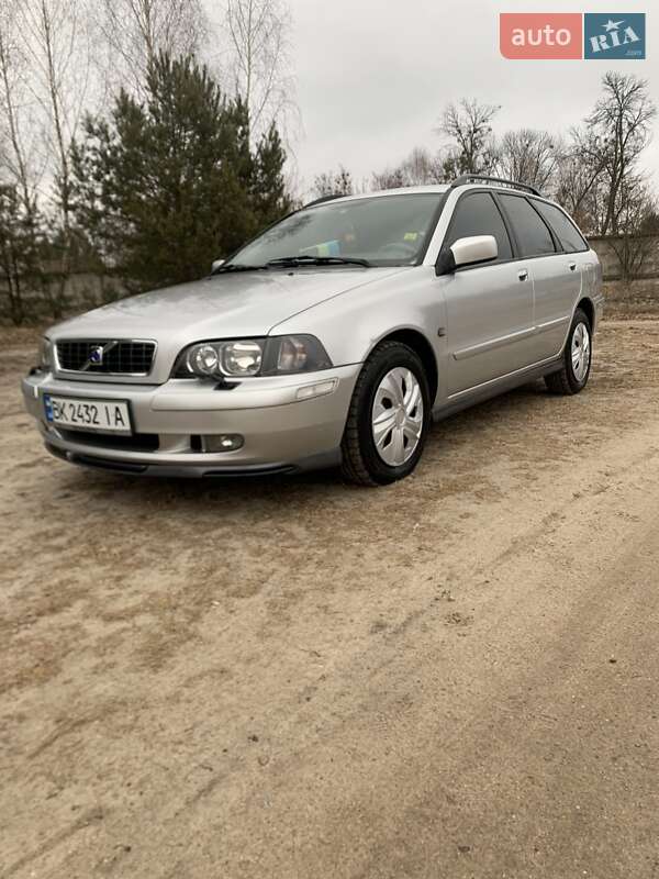 2003 volvo v40